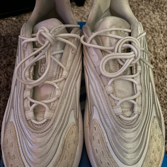 Women’s Ozelia White Adidas - Picture 4 of 8